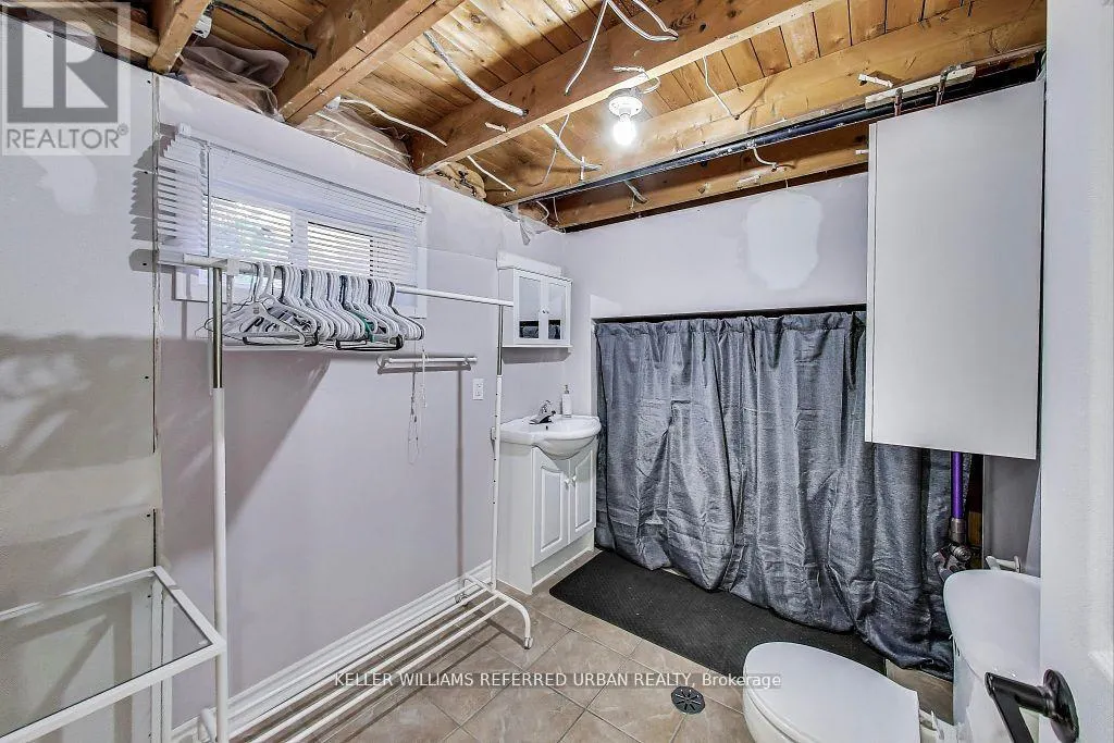 116 FALLINGDALE CRESCENT