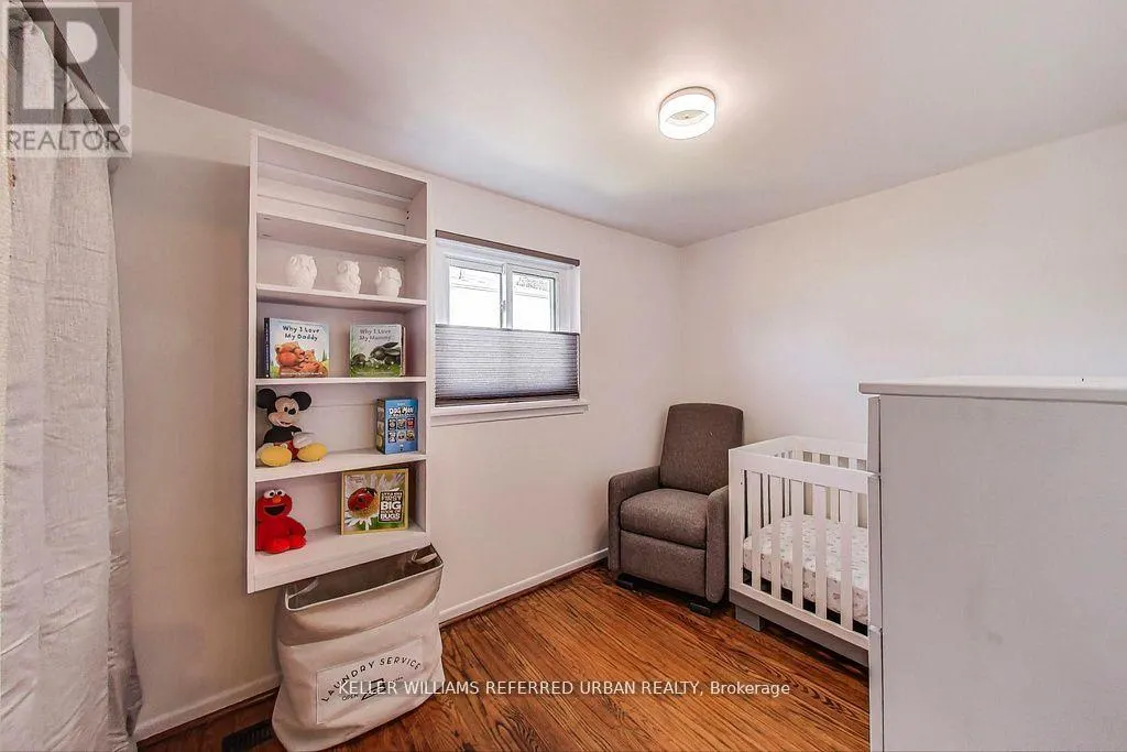 116 FALLINGDALE CRESCENT