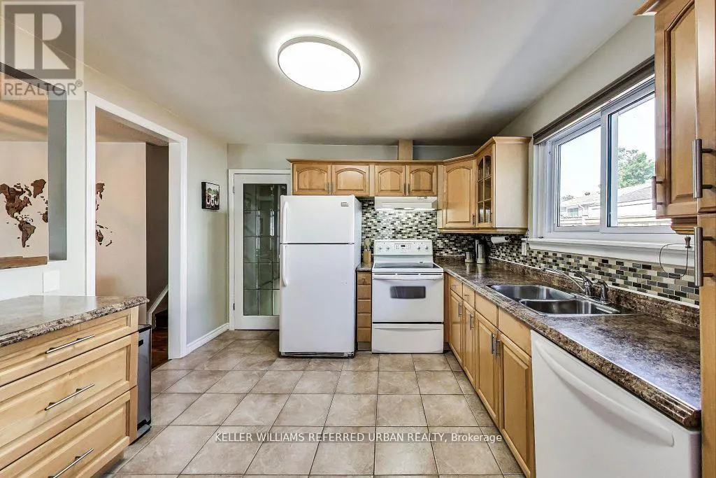 116 FALLINGDALE CRESCENT