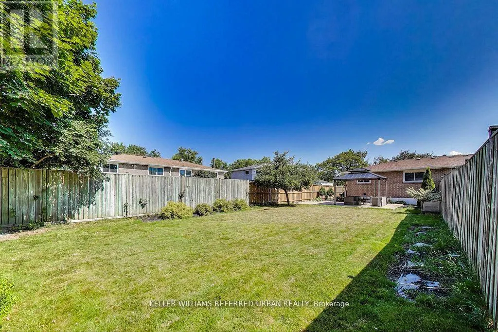 116 FALLINGDALE CRESCENT