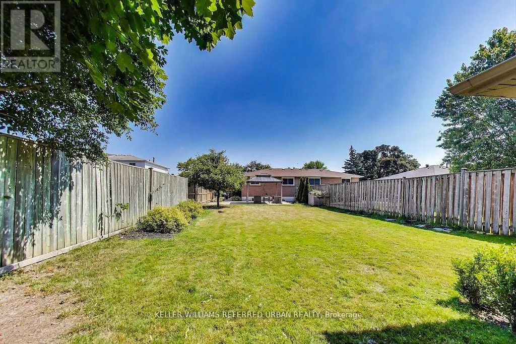 116 FALLINGDALE CRESCENT