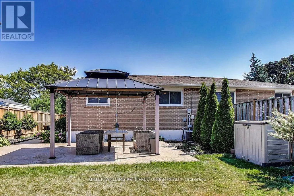 116 FALLINGDALE CRESCENT