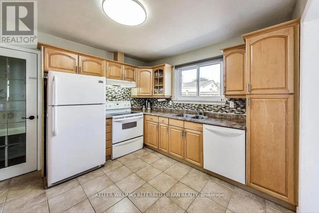 116 FALLINGDALE CRESCENT