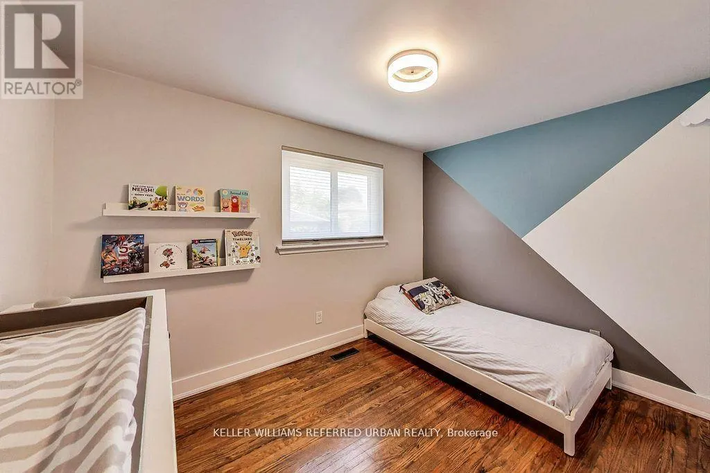 116 FALLINGDALE CRESCENT