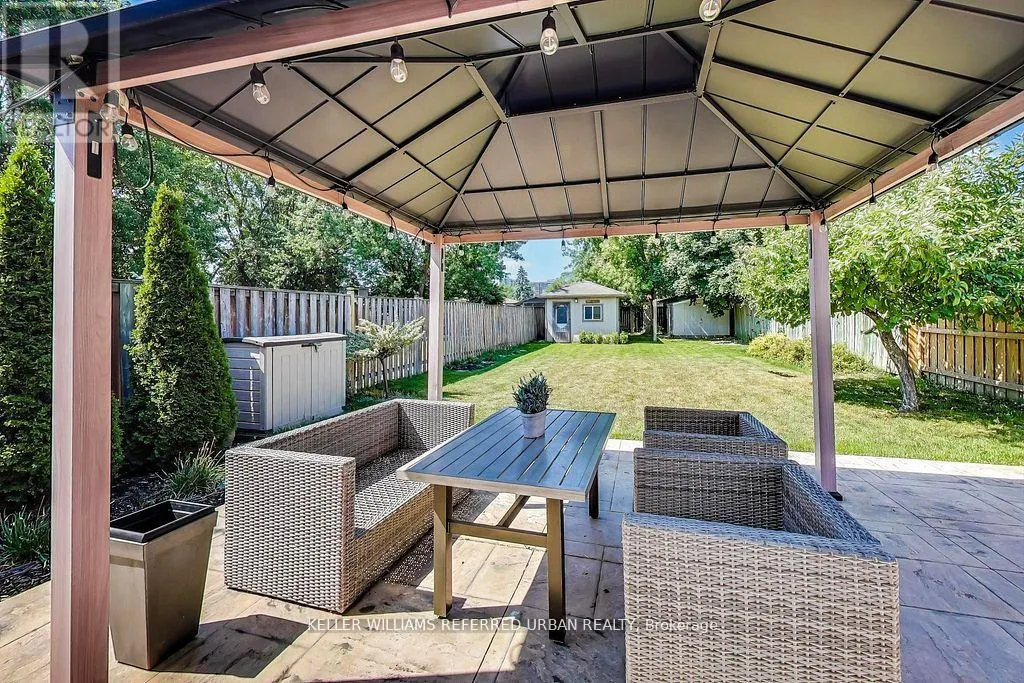 116 FALLINGDALE CRESCENT