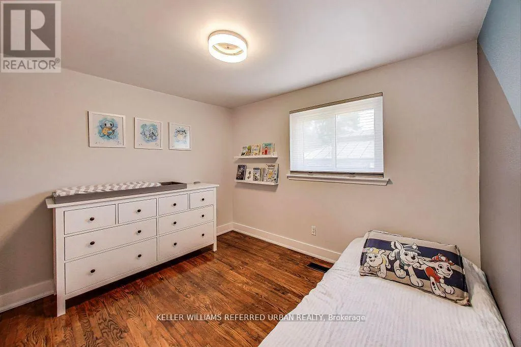 116 FALLINGDALE CRESCENT