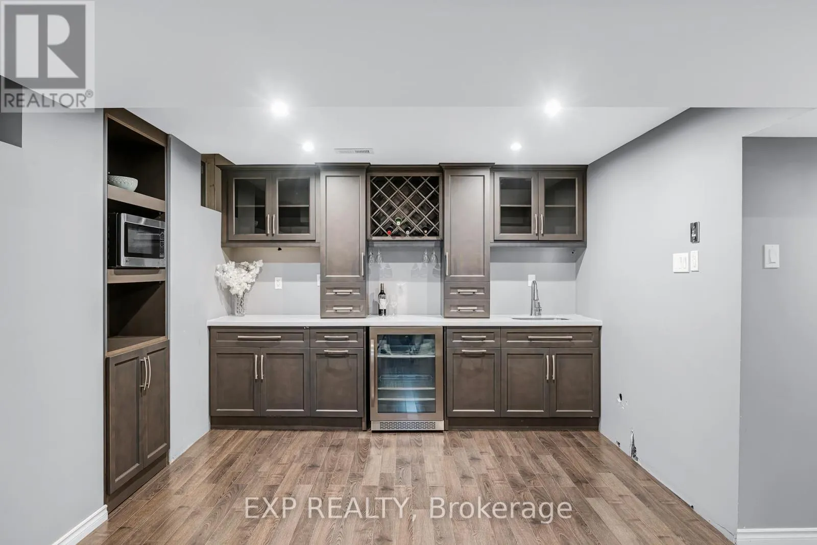 413 SUNNY MEADOW BOULEVARD