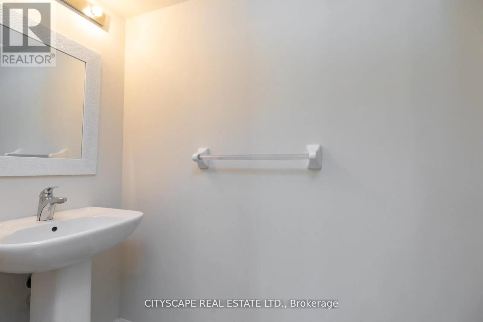 121 - 7 FOUNDRY AVENUE