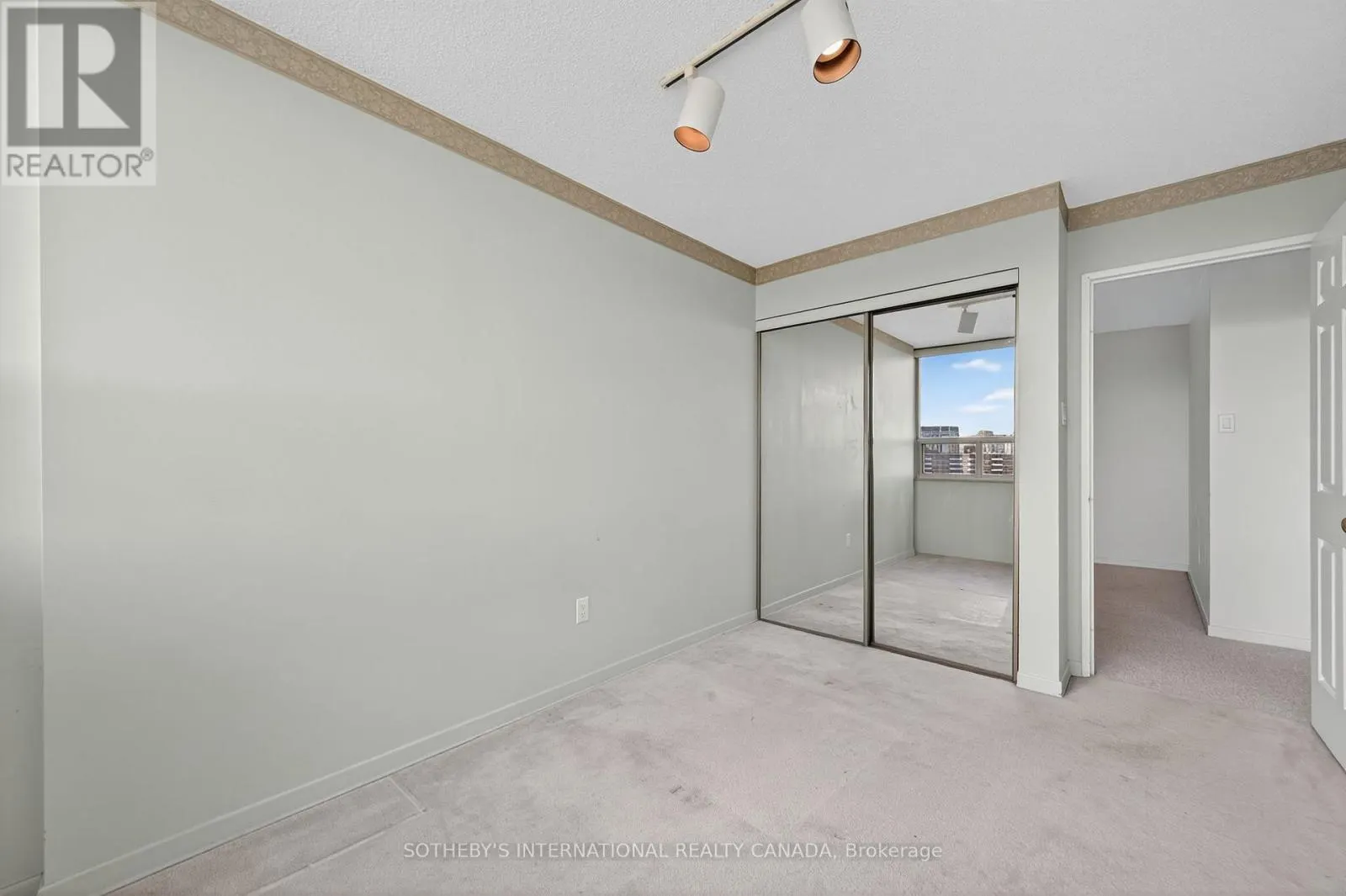 1504 - 1320 ISLINGTON AVENUE