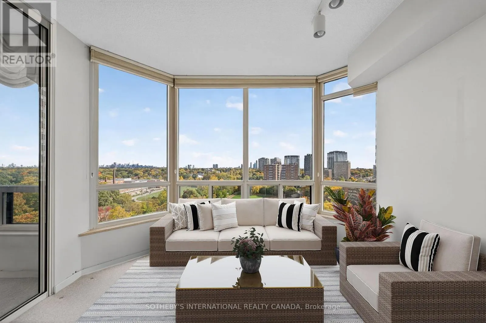 1504 - 1320 ISLINGTON AVENUE