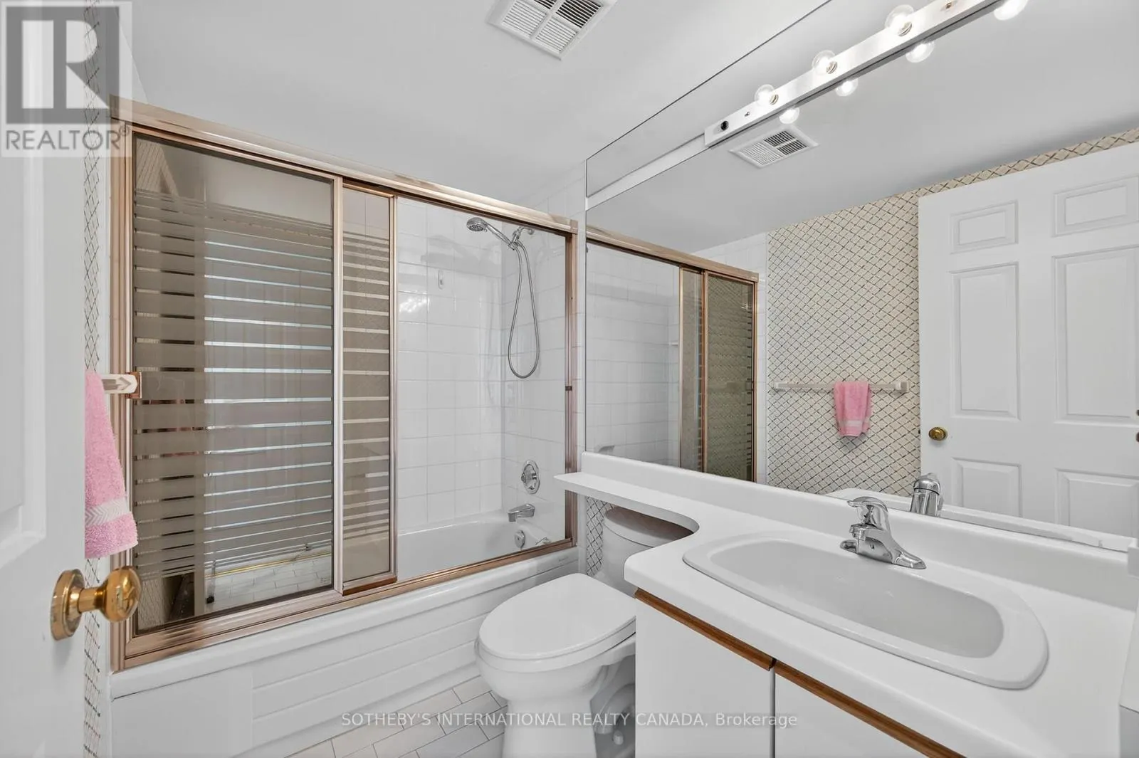 1504 - 1320 ISLINGTON AVENUE