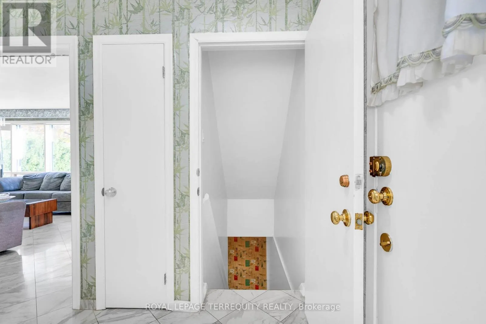 106 GRANDRAVINE DRIVE