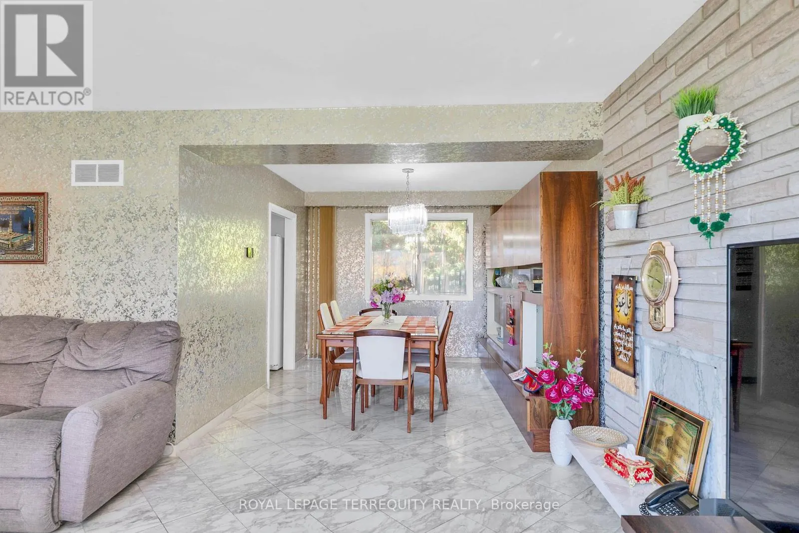 106 GRANDRAVINE DRIVE