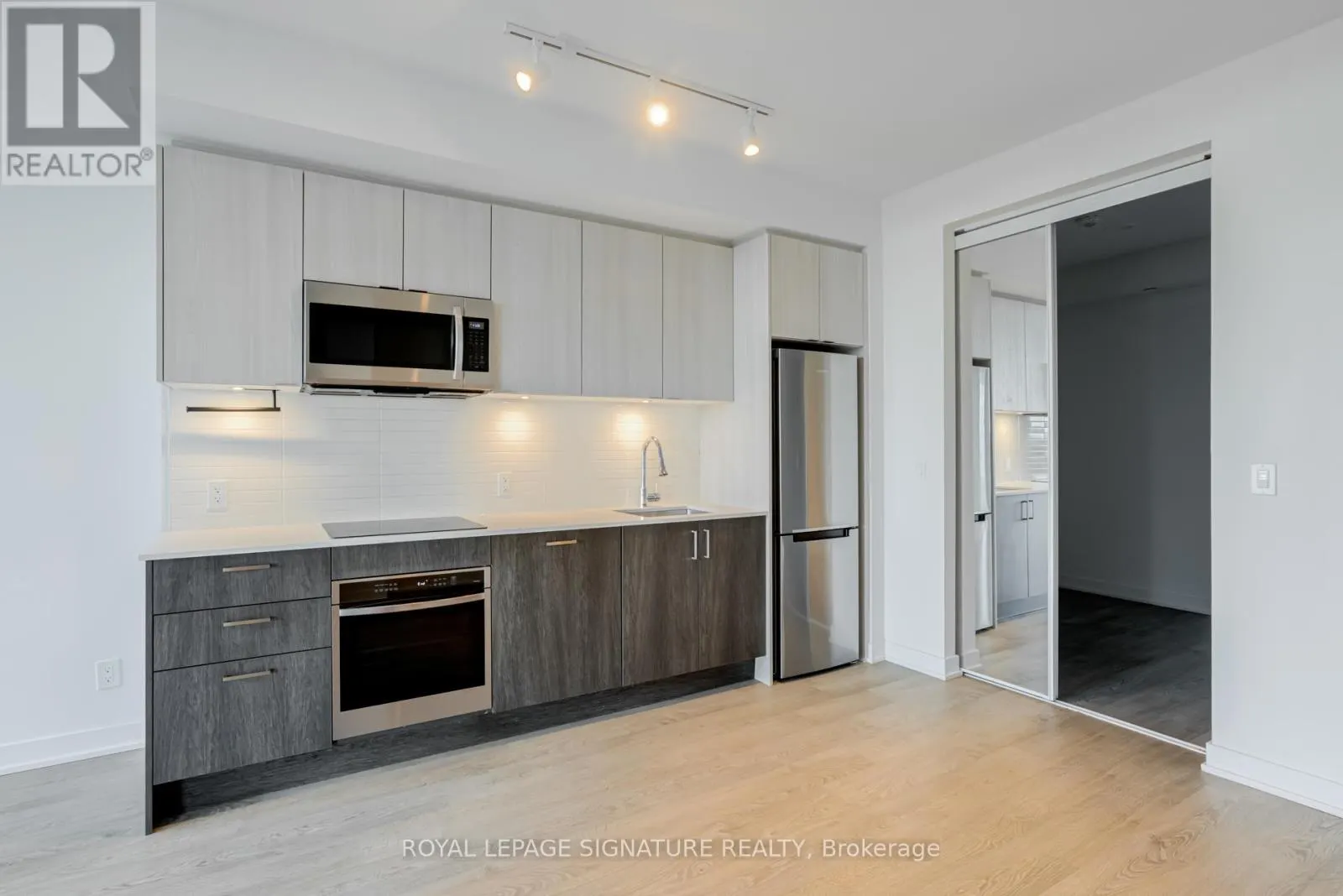 2217 - 1926 LAKE SHORE BOULEVARD W