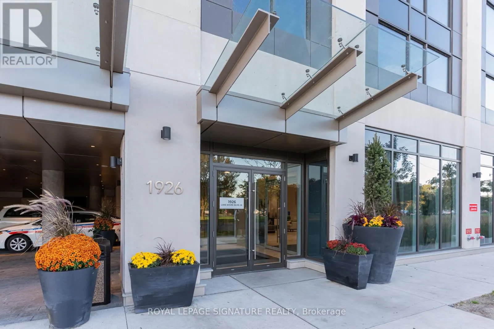 2217 - 1926 LAKE SHORE BOULEVARD W