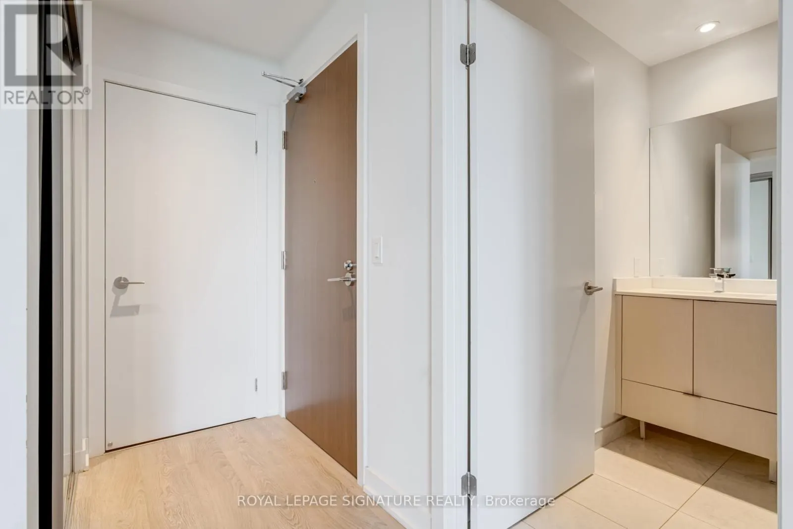 2217 - 1926 LAKE SHORE BOULEVARD W