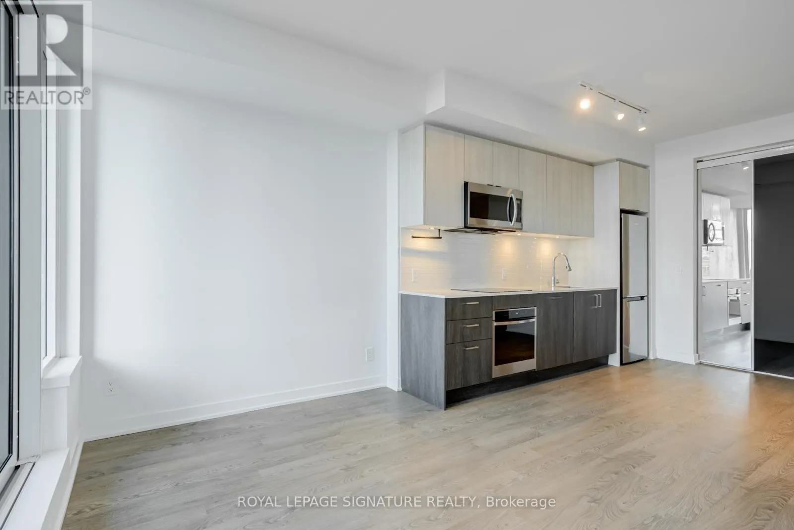 2217 - 1926 LAKE SHORE BOULEVARD W