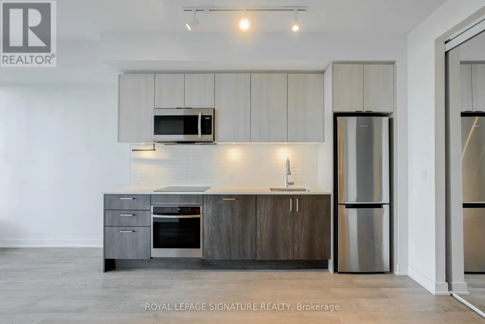 2217 - 1926 LAKE SHORE BOULEVARD W