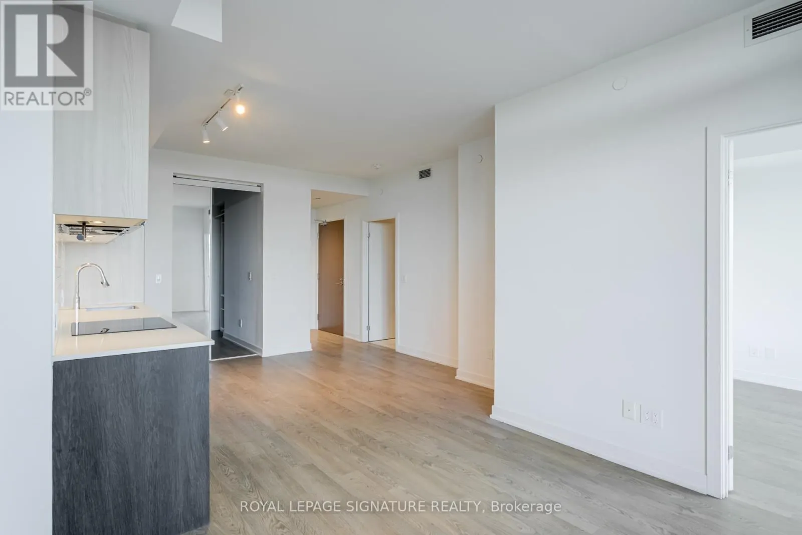 2217 - 1926 LAKE SHORE BOULEVARD W