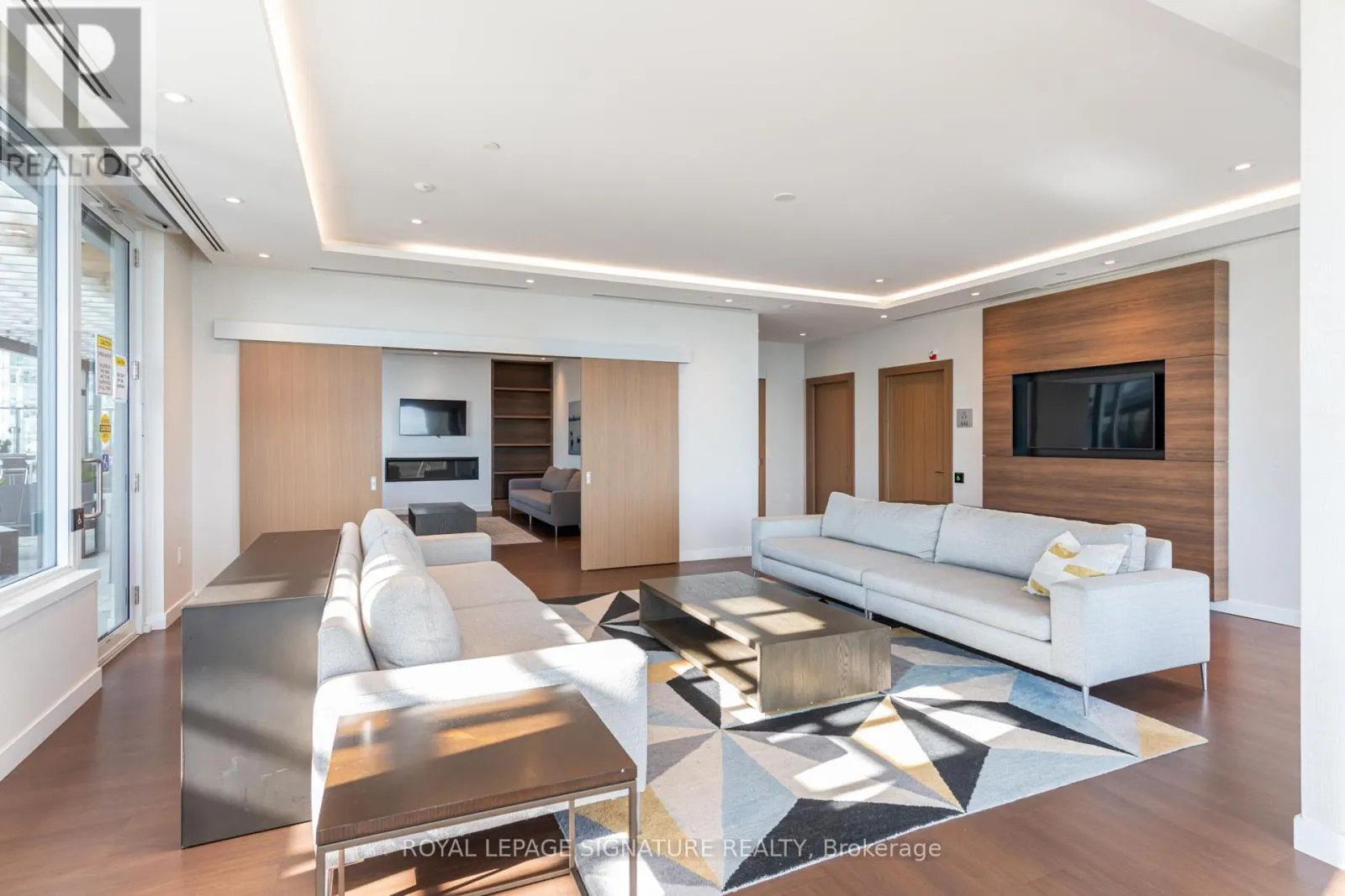 2217 - 1926 LAKE SHORE BOULEVARD W