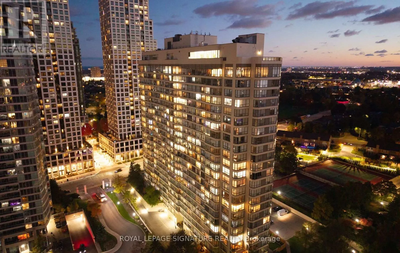 405 - 55 ELM DRIVE W