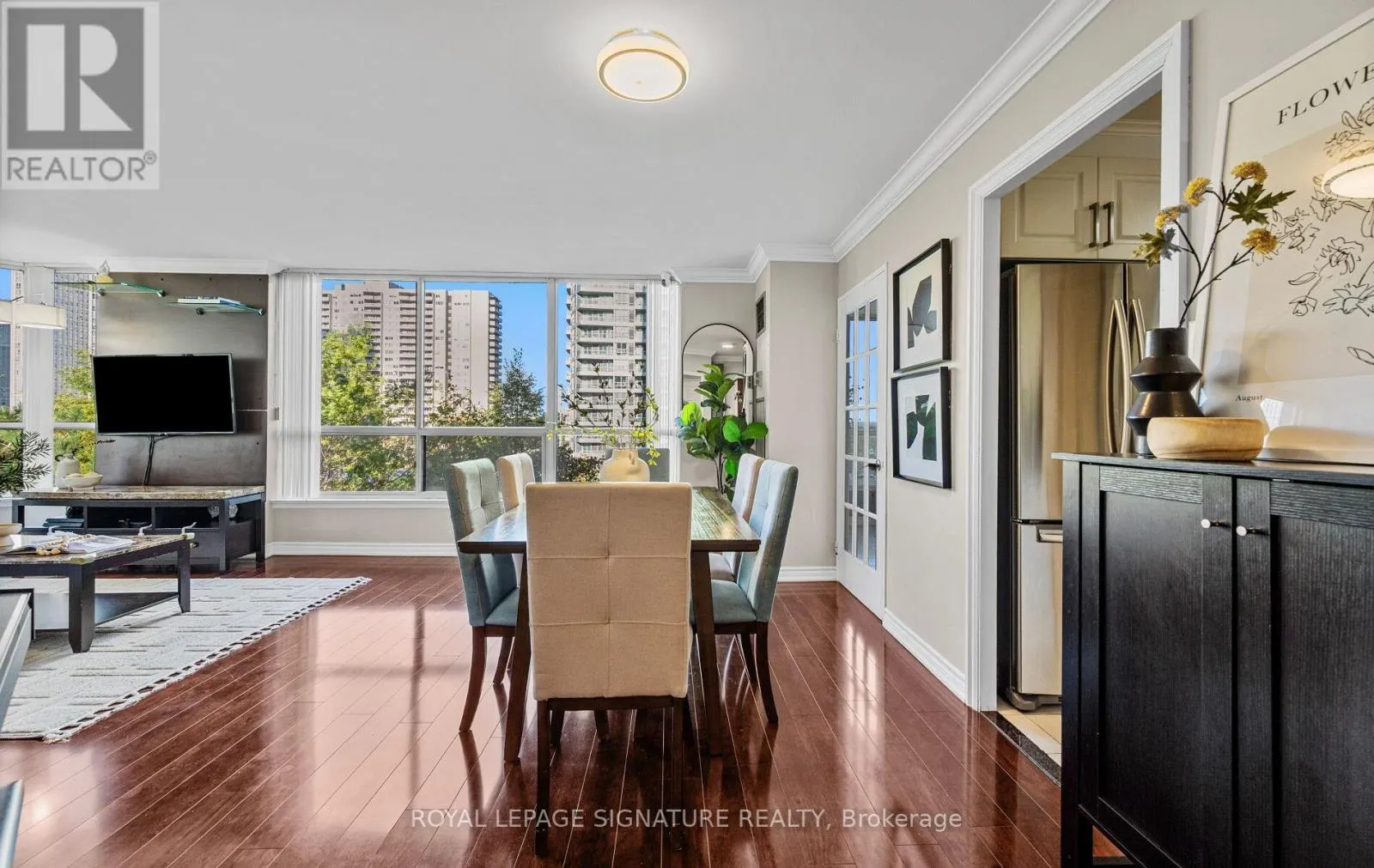 405 - 55 ELM DRIVE W