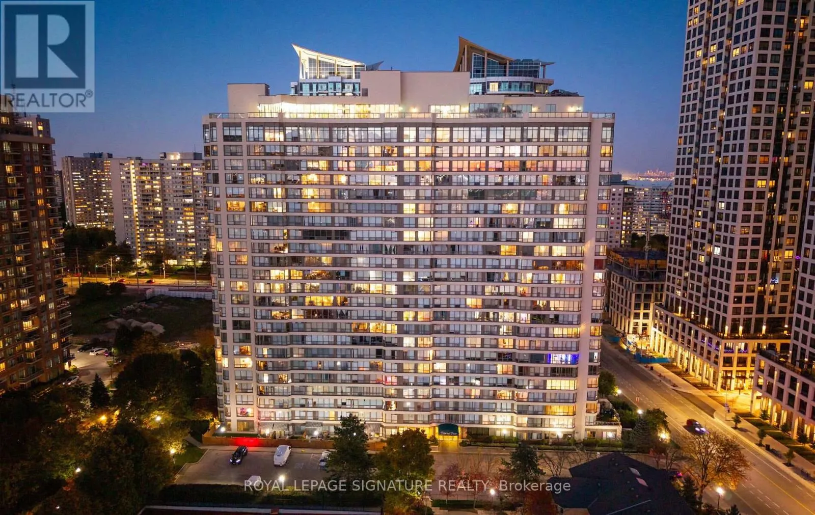 405 - 55 ELM DRIVE W