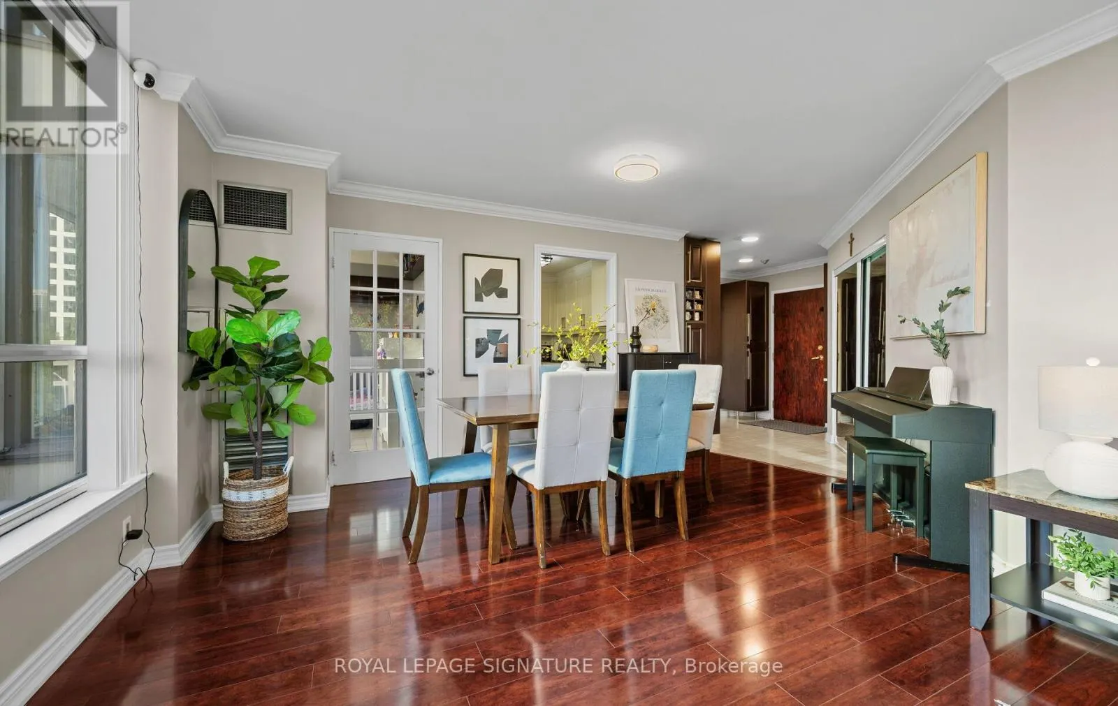 405 - 55 ELM DRIVE W