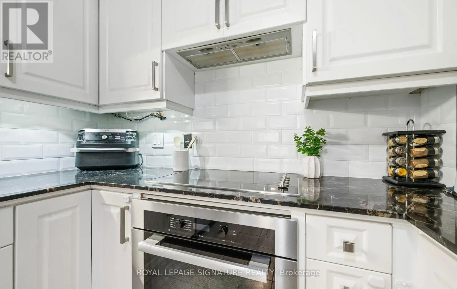 405 - 55 ELM DRIVE W