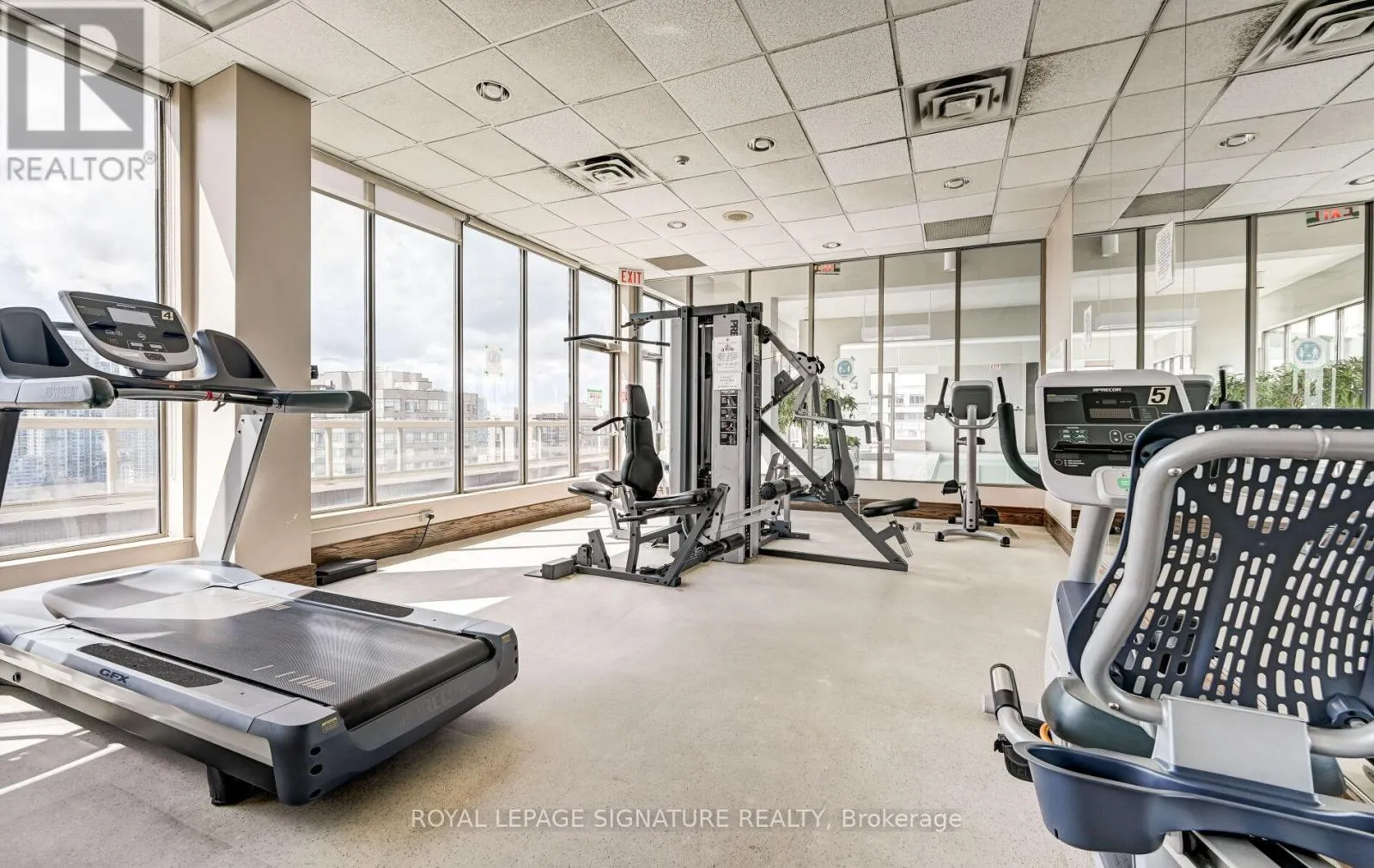 405 - 55 ELM DRIVE W