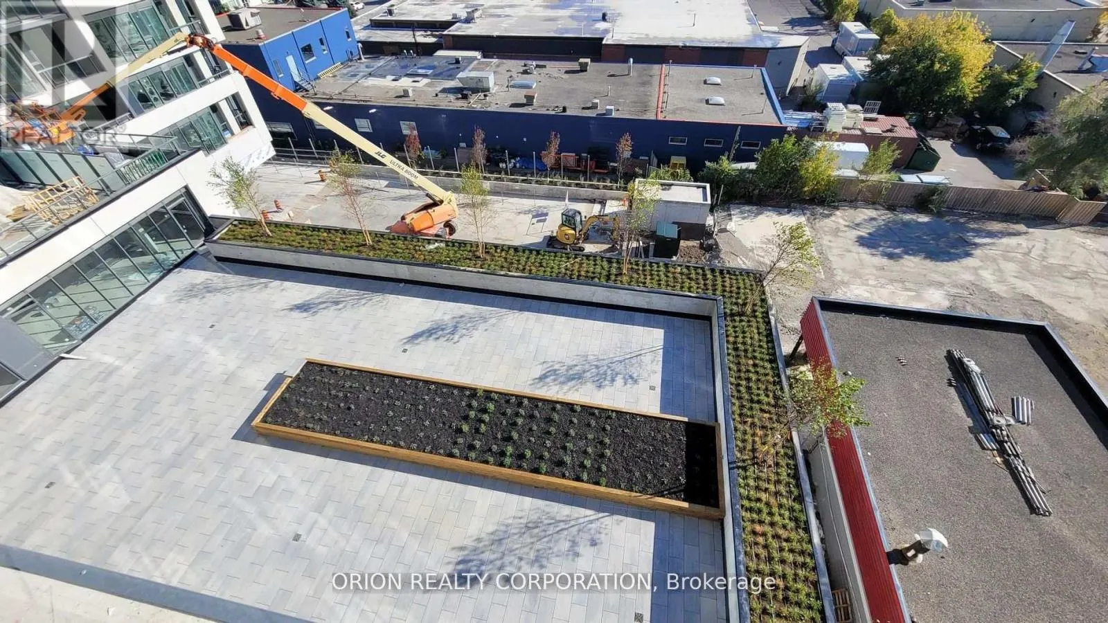 613 - 859 THE QUEENSWAY