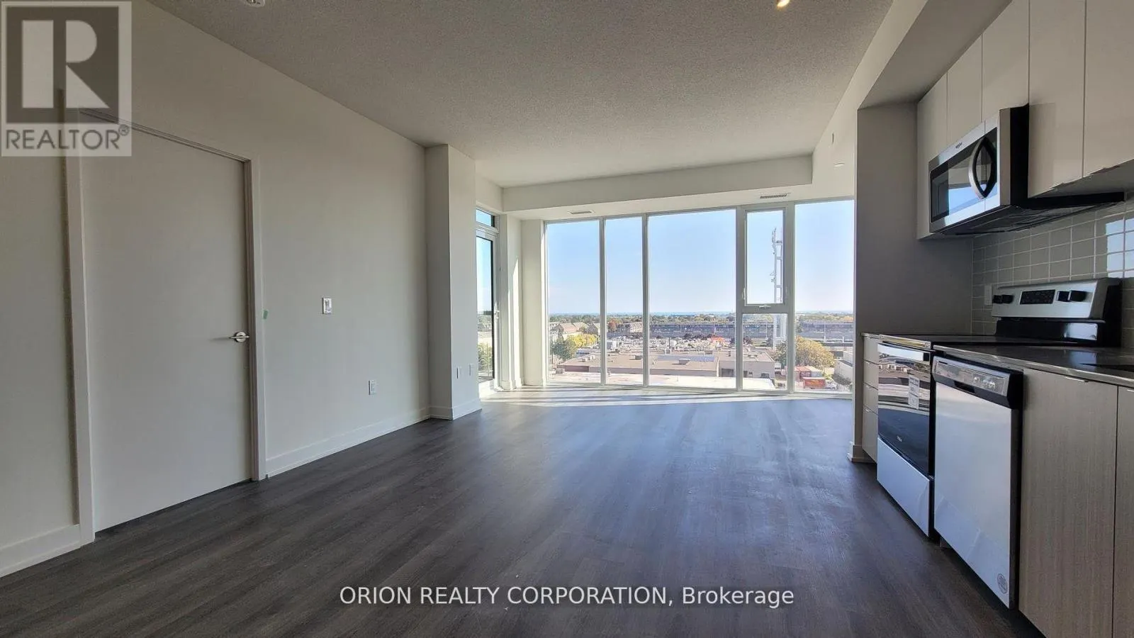 613 - 859 THE QUEENSWAY