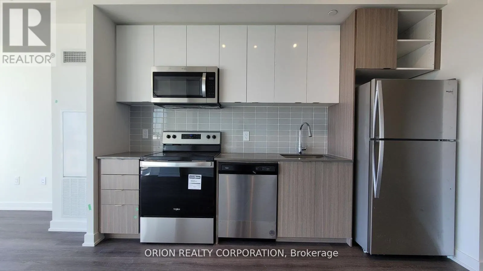 613 - 859 THE QUEENSWAY