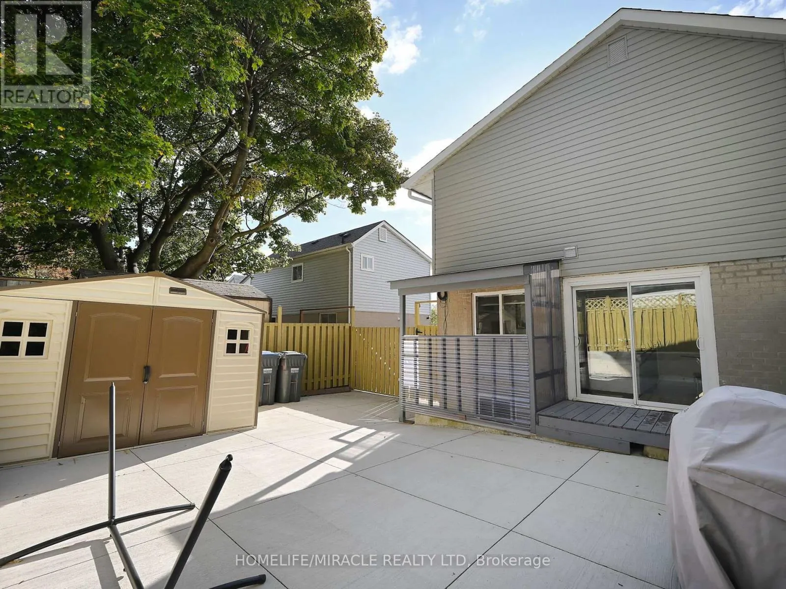 10 GRASS POINT SQUARE