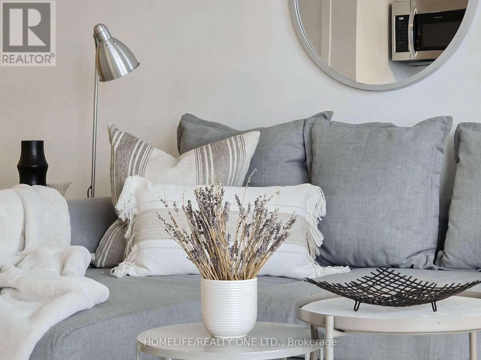 2003 - 38 JOE SHUSTER WAY