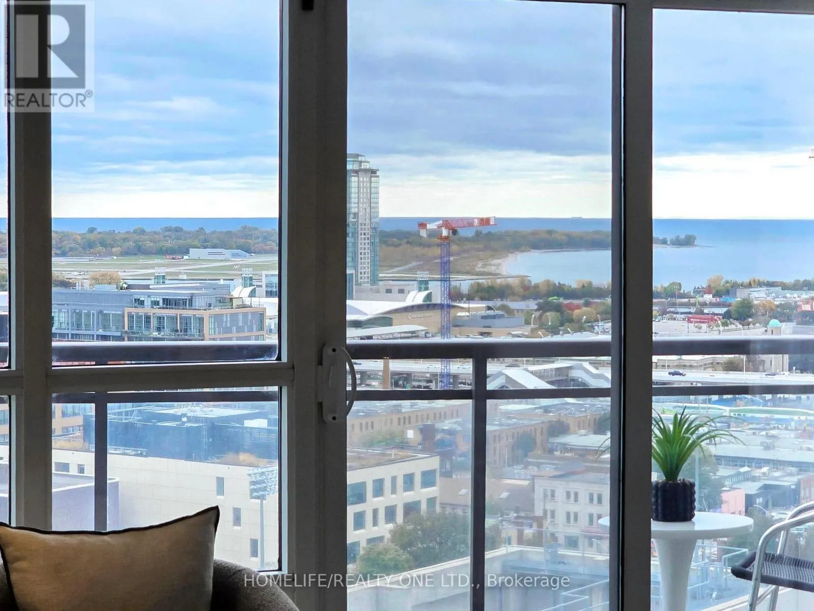 2003 - 38 JOE SHUSTER WAY