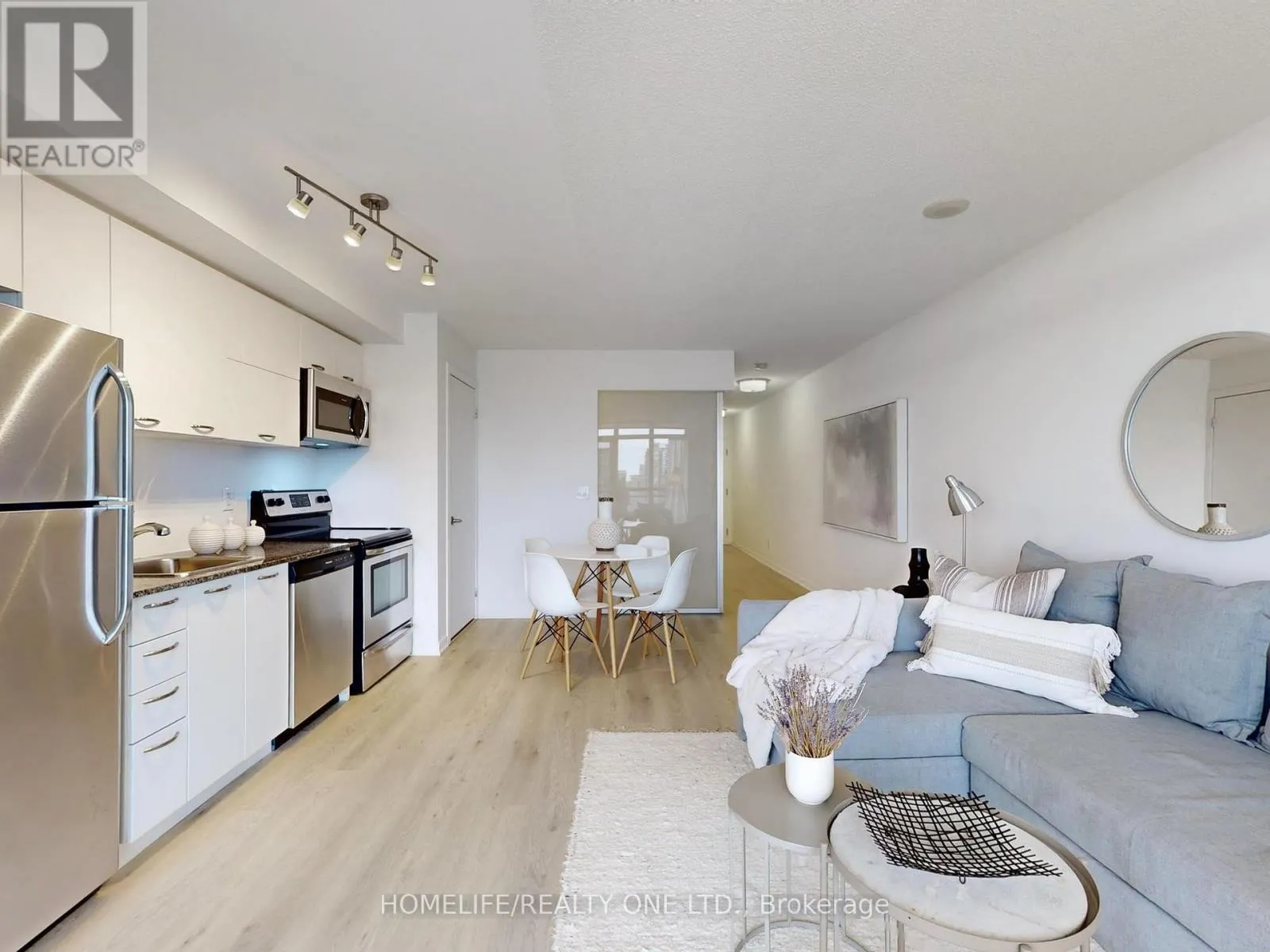 2003 - 38 JOE SHUSTER WAY