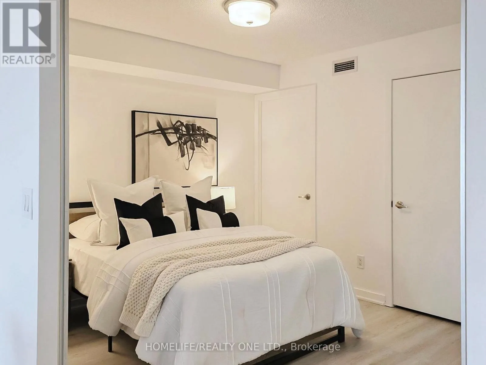 2003 - 38 JOE SHUSTER WAY