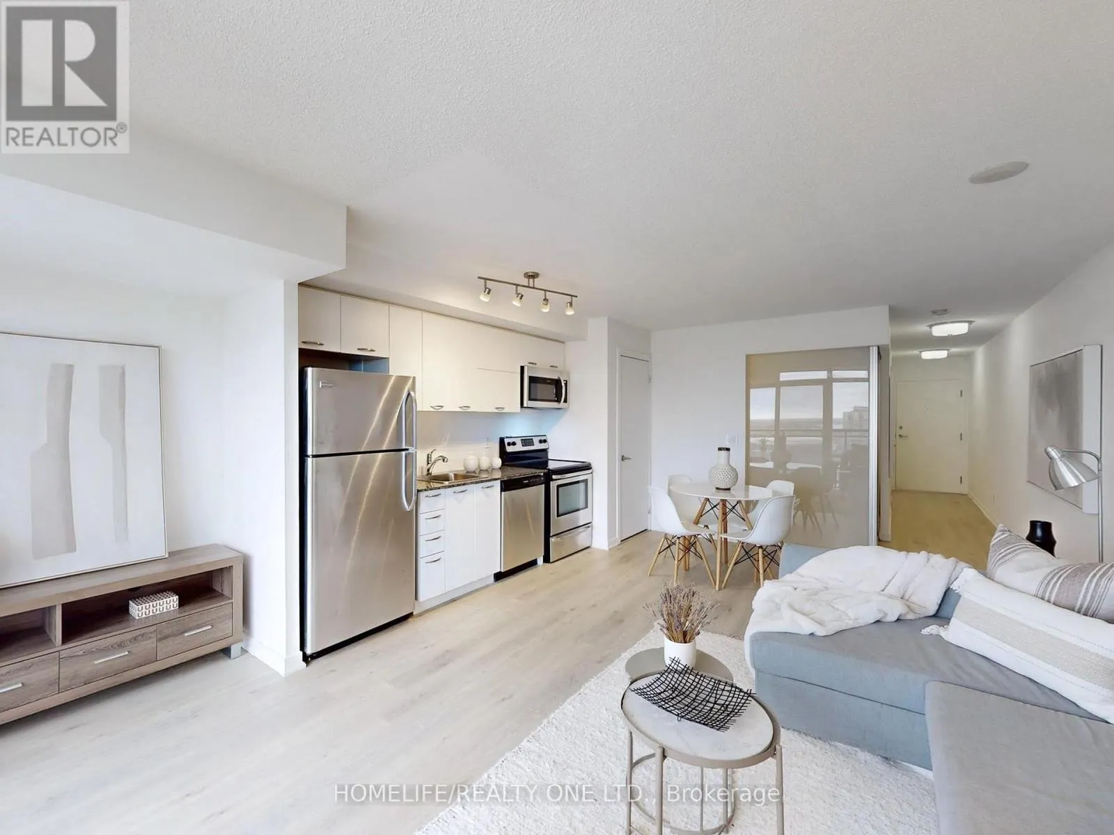 2003 - 38 JOE SHUSTER WAY