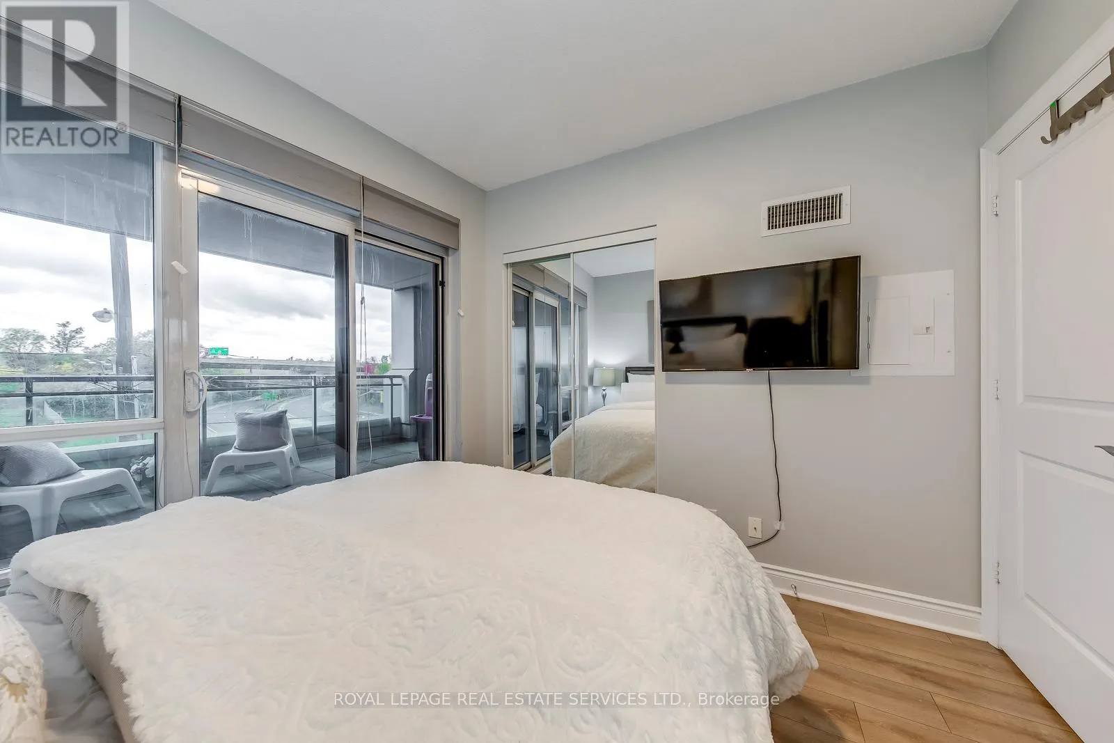 203 - 16 BROOKERS LANE