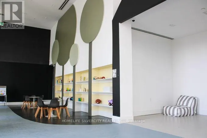 709 - 2481 TAUNTON ROAD