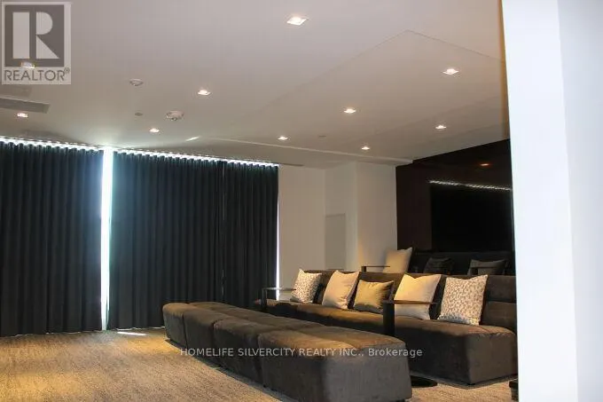 709 - 2481 TAUNTON ROAD