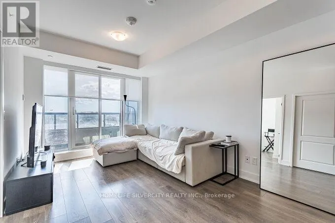 709 - 2481 TAUNTON ROAD