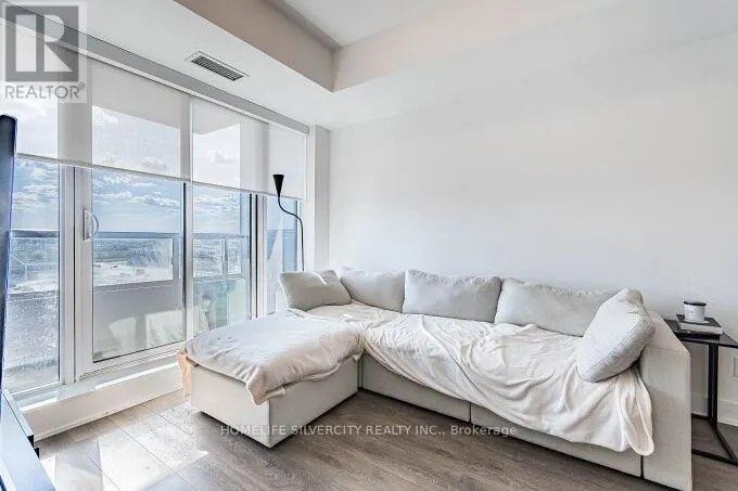 709 - 2481 TAUNTON ROAD