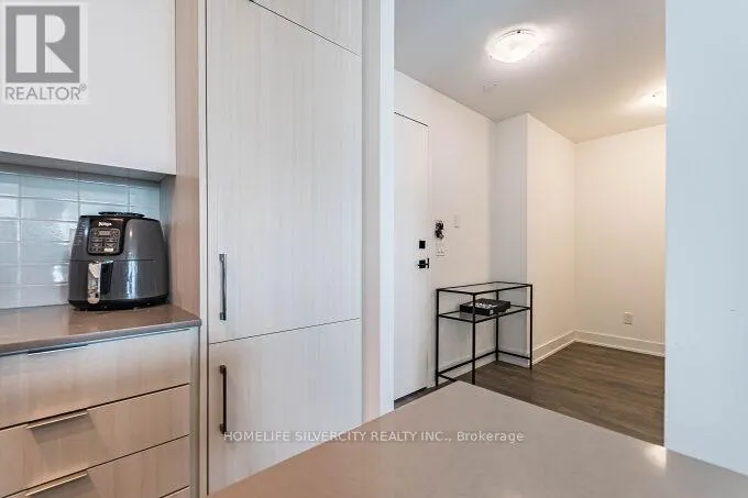 709 - 2481 TAUNTON ROAD