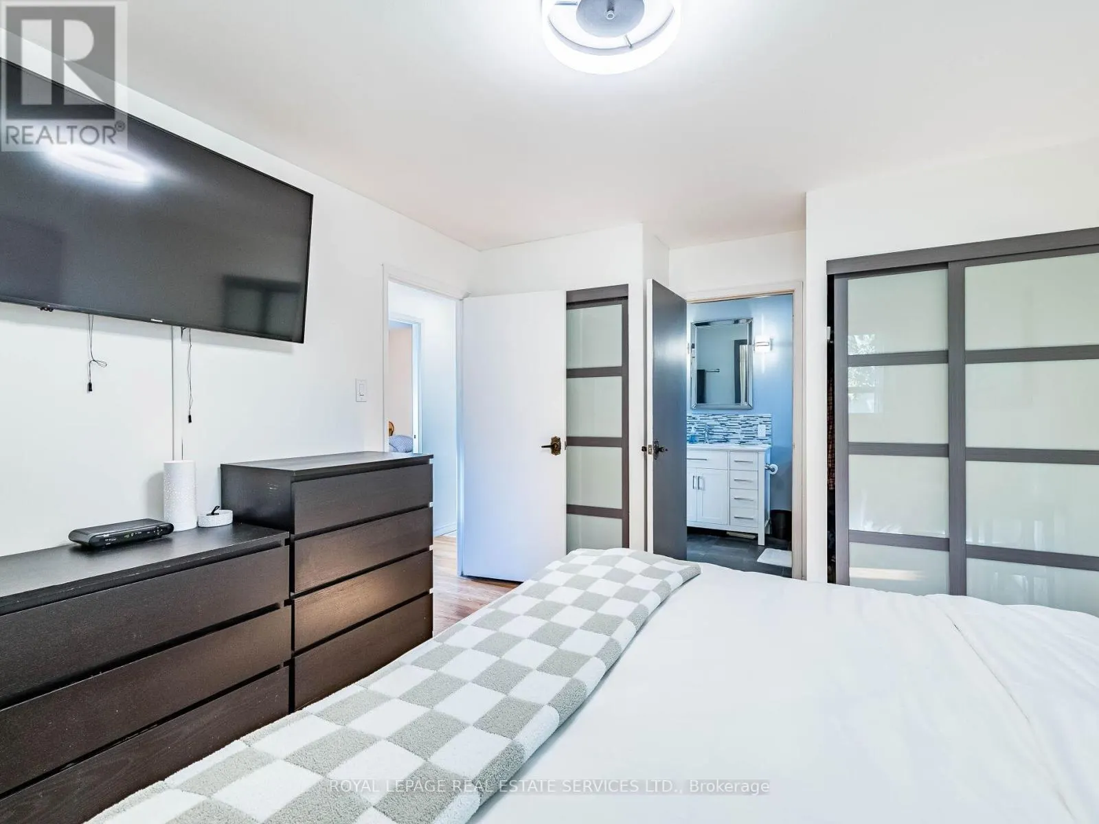 14 FINCHLEY CRESCENT