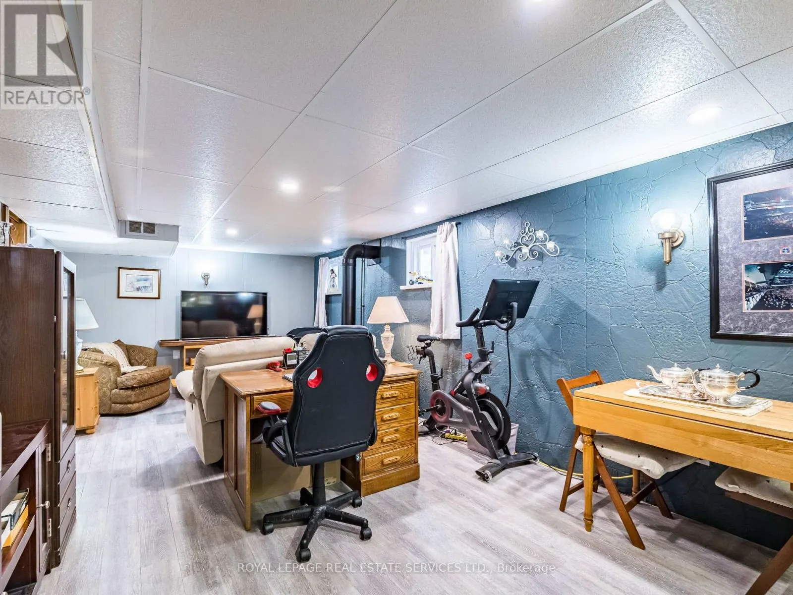 14 FINCHLEY CRESCENT