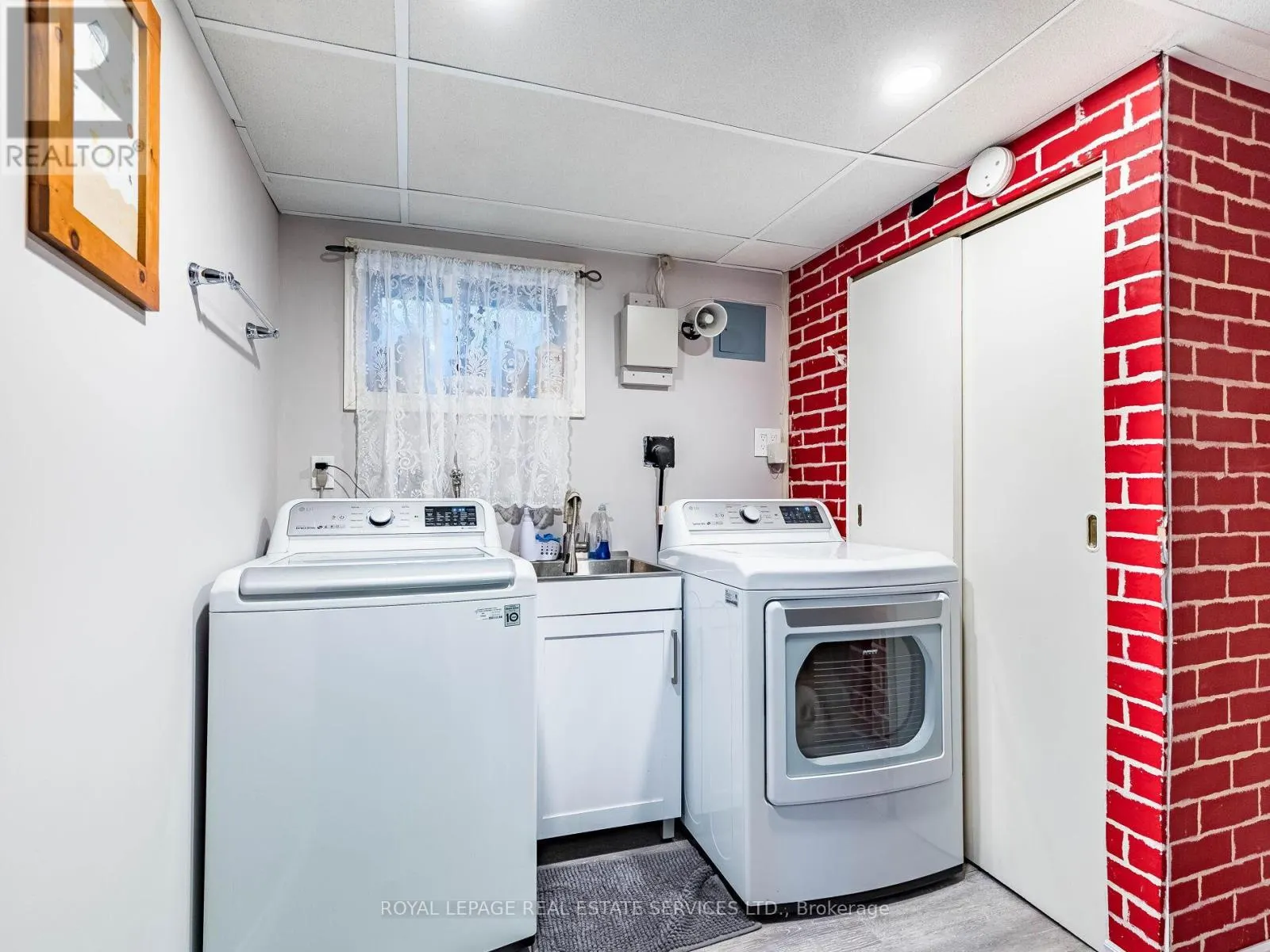 14 FINCHLEY CRESCENT