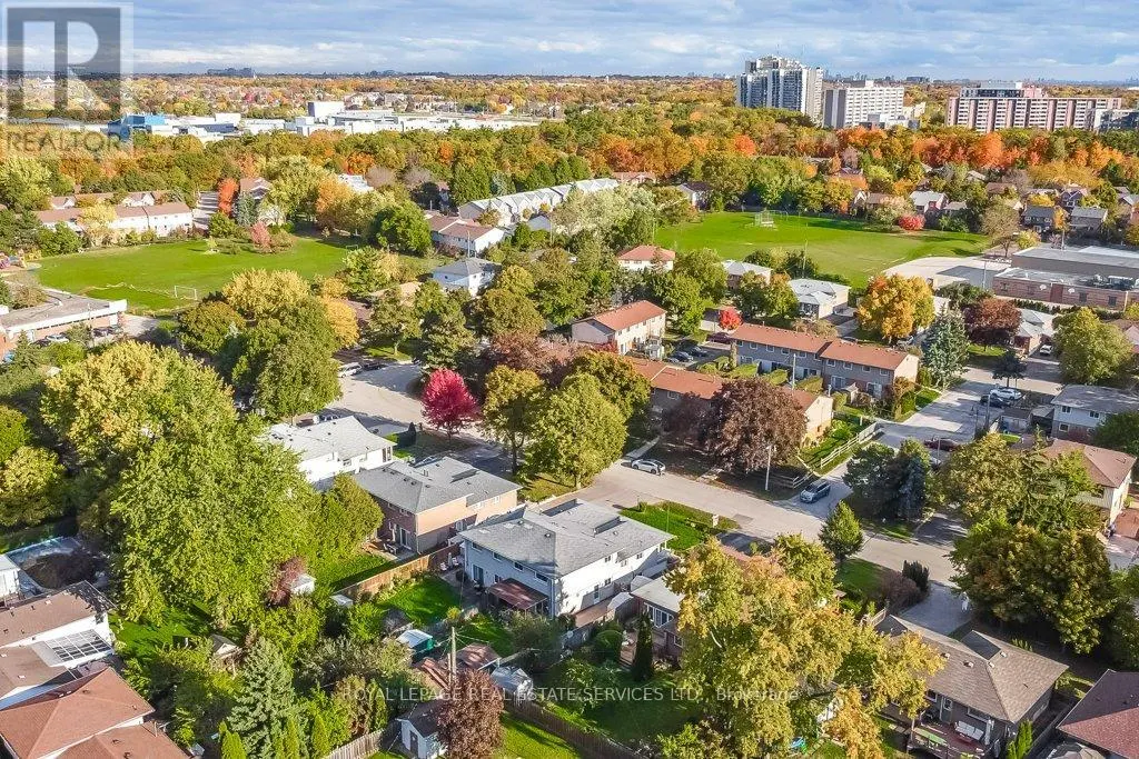 1232 NAPIER CRESCENT