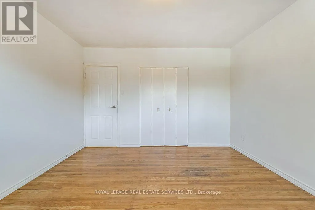 1232 NAPIER CRESCENT